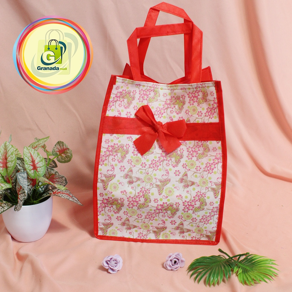 

GOODIE BAG HAJATAN / TAS KIRIM DOA PITA BOX NASI ISI 12 PCS