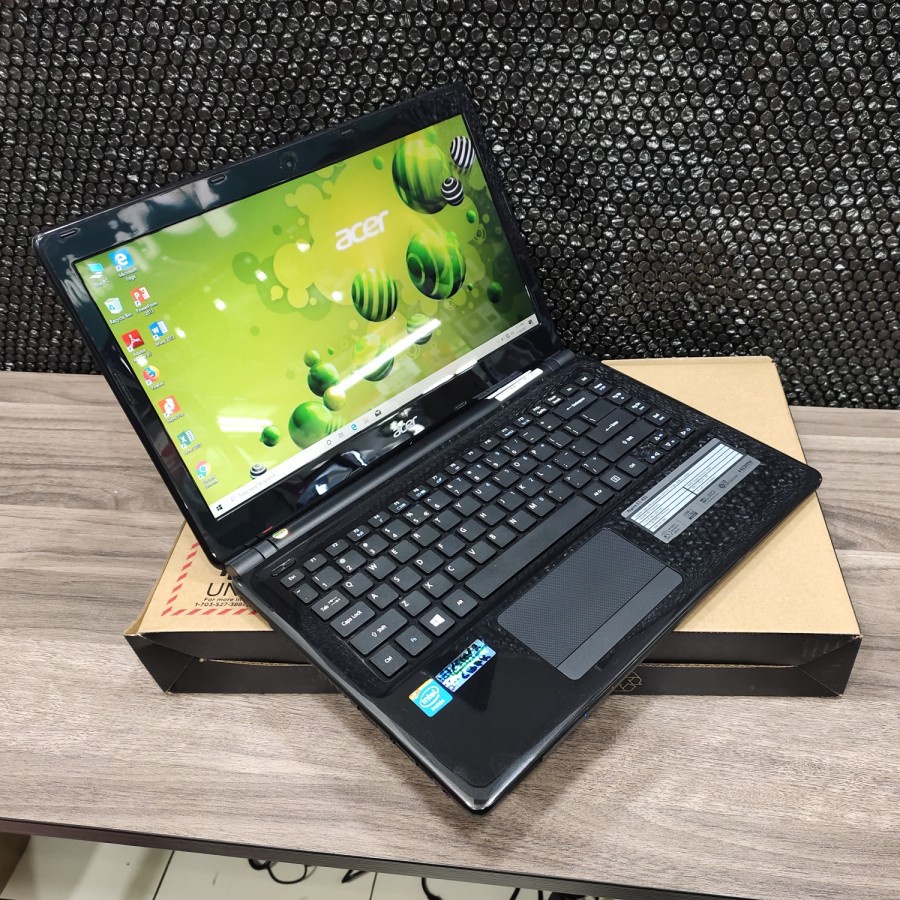Leptop Laptop Acer Aspire E1-432 Generasi baru sangat mulus
