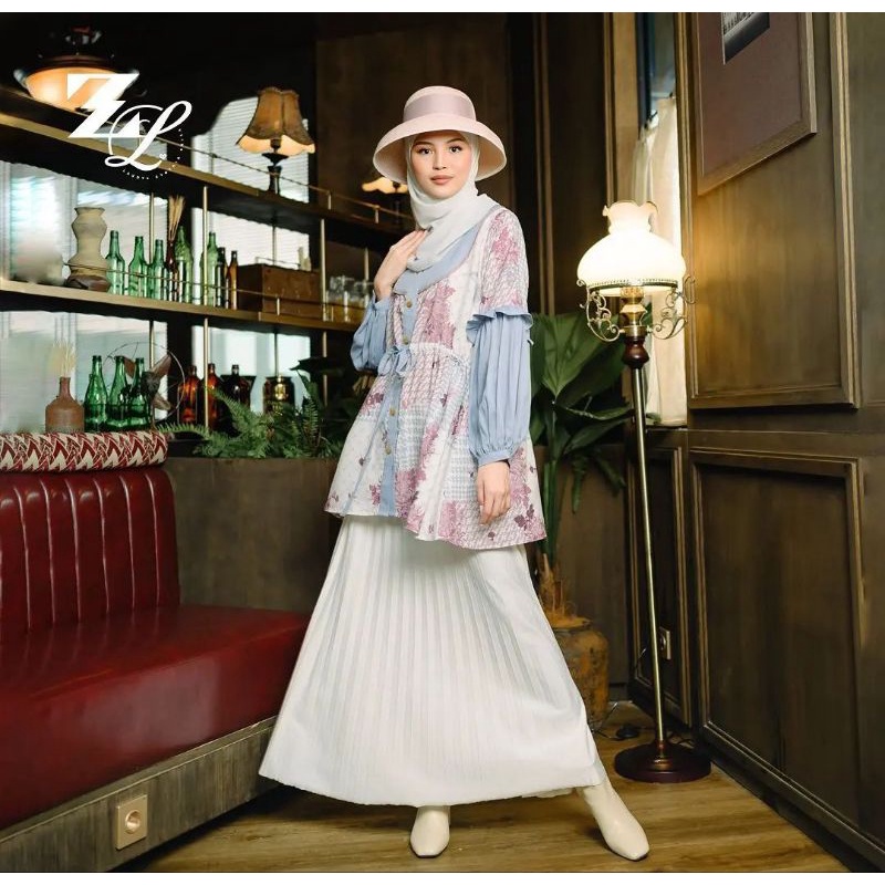 Zaskia Sungkar Nena Blouse