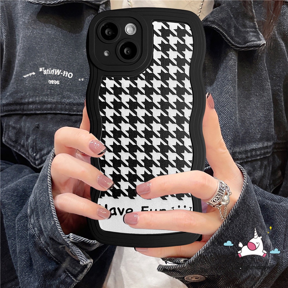 Soft Case Realme C53 10 C33 9i 5 5s 6i 5i 9 8i 8pro 7 7i C15 C21Y C30 C12 C35 C11 C25s C25 C25Y C3 C1 C20A C20 C17 Ins Fashion Motif Houndstooth Hitam Bergelombang Edge Case
