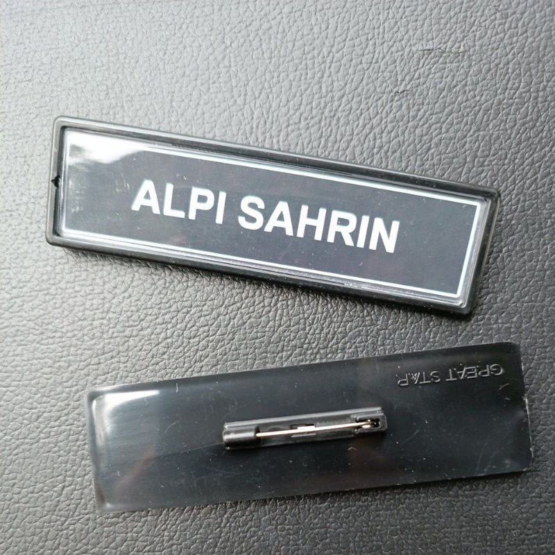 

Name Tag Aklirik Frame Hitam Murah Berkualitas Medan