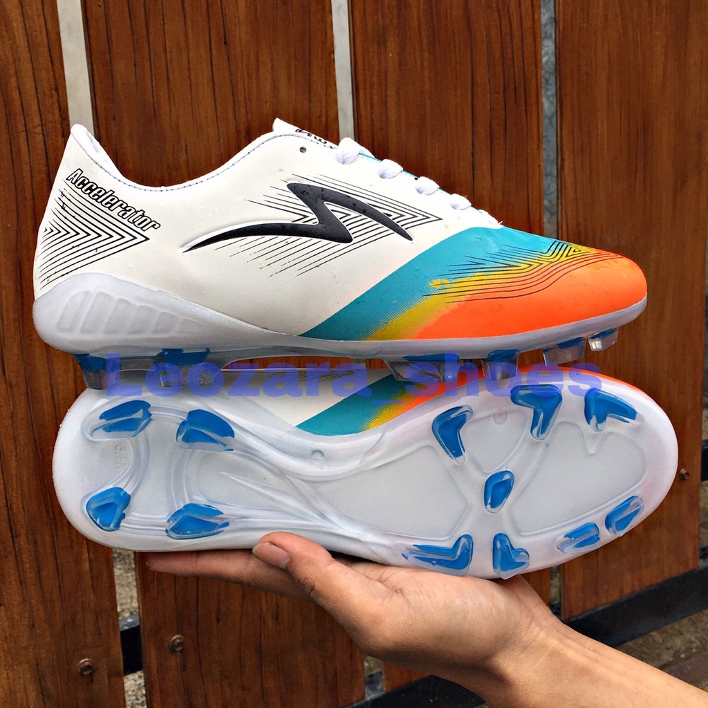 Sepatu Sepak Bola Pria Rumput Hijau Sintetis Mini Soccer Terbaru Specs Accelerator Rainbow White Blue