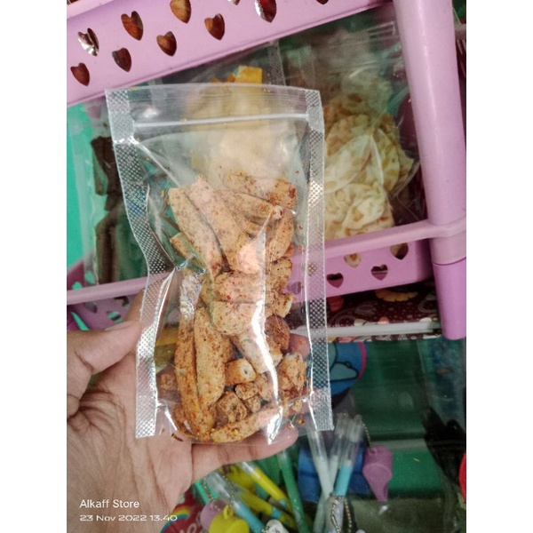 

cemilan pedas gurih manis murah meriah