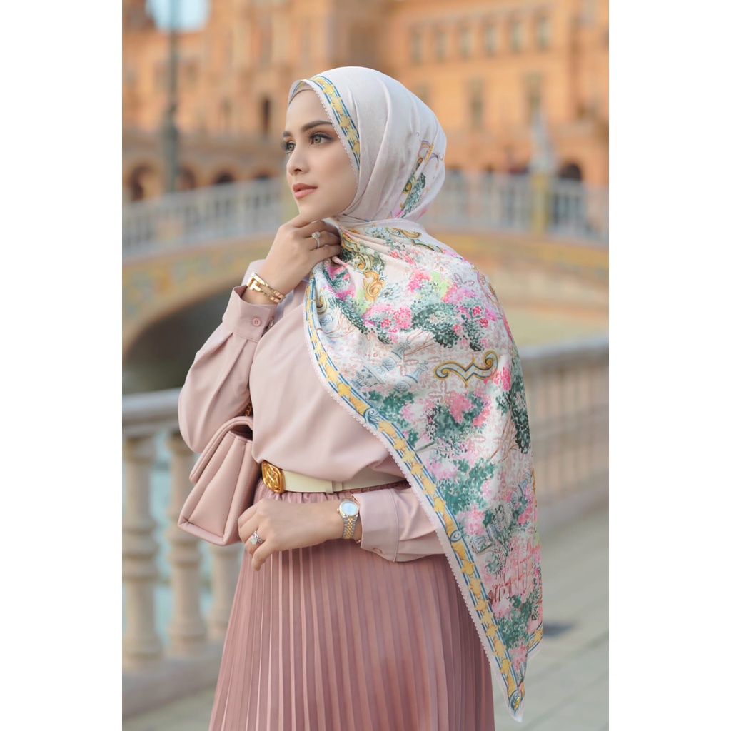 THE SEVILLA SATIN SHAWL - BUTTONSCARVES