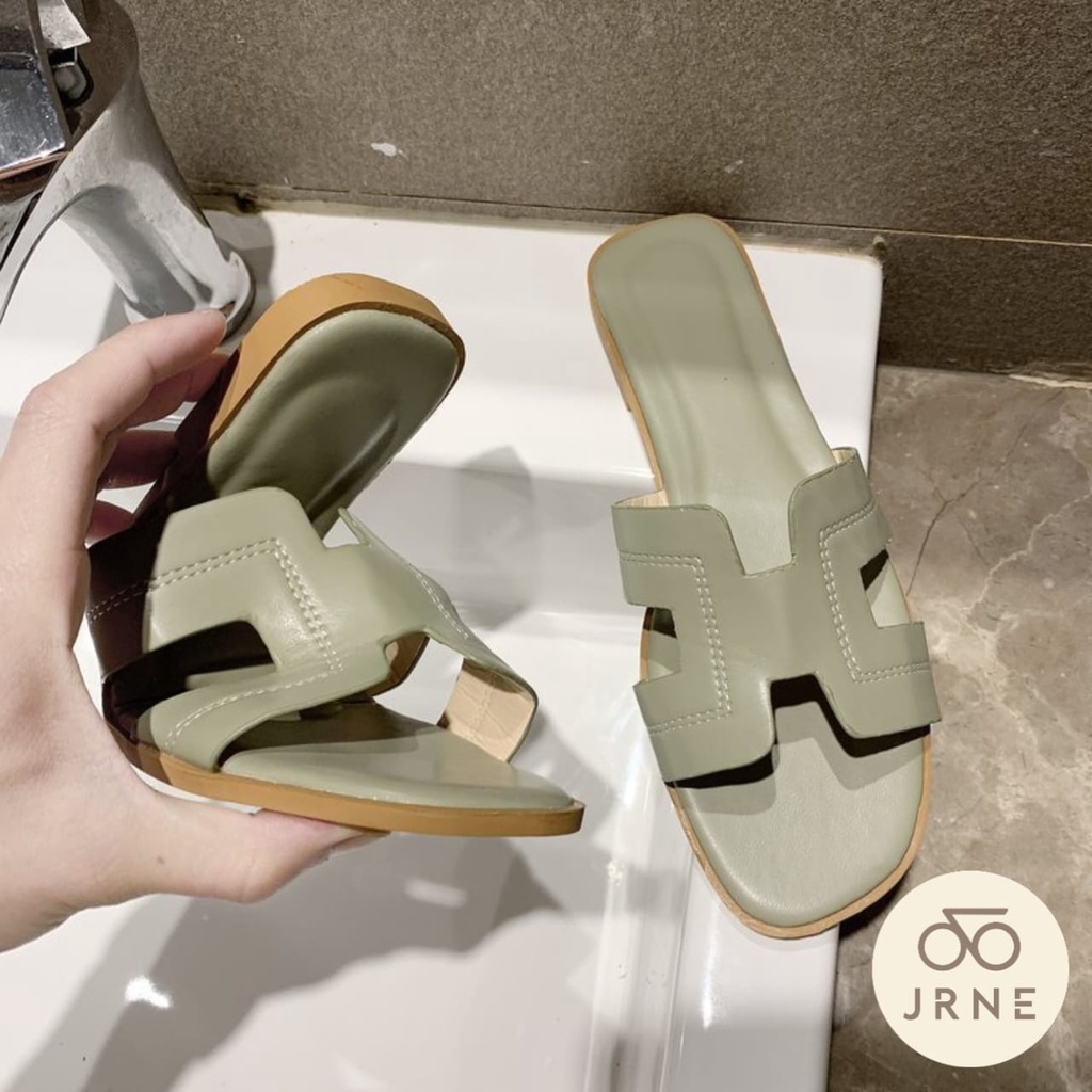 Sendal Wanita Kekinian Sandal Murah Import Semdal Terbaru Korea Special Lucu Premium Slop Sndal Saldal Sadal Impor Simpel 37 38 39 40 Keren Perempuan Sedal COD Sebdal Wanit Swndal