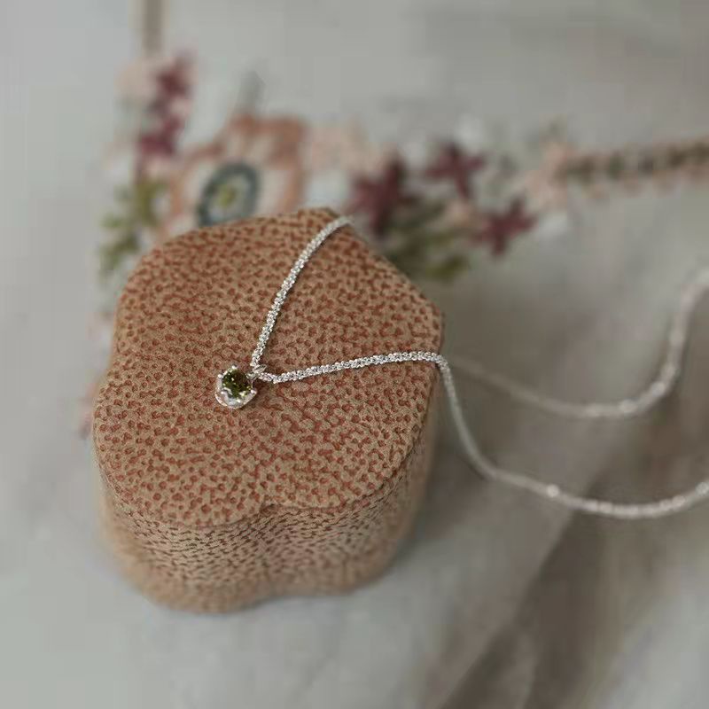 Kalung Rantai Gaya Retro Korea Dengan Liontin Bentuk Permen Gypsophila Mini Untuk Wanita