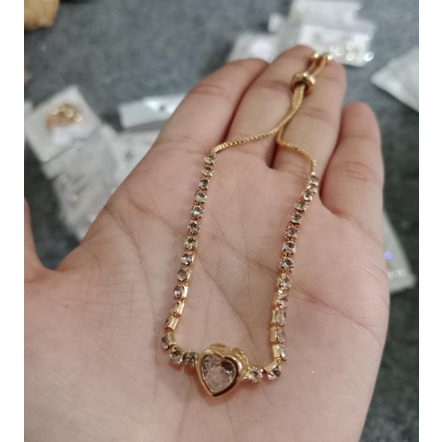 Gelang emas elegan