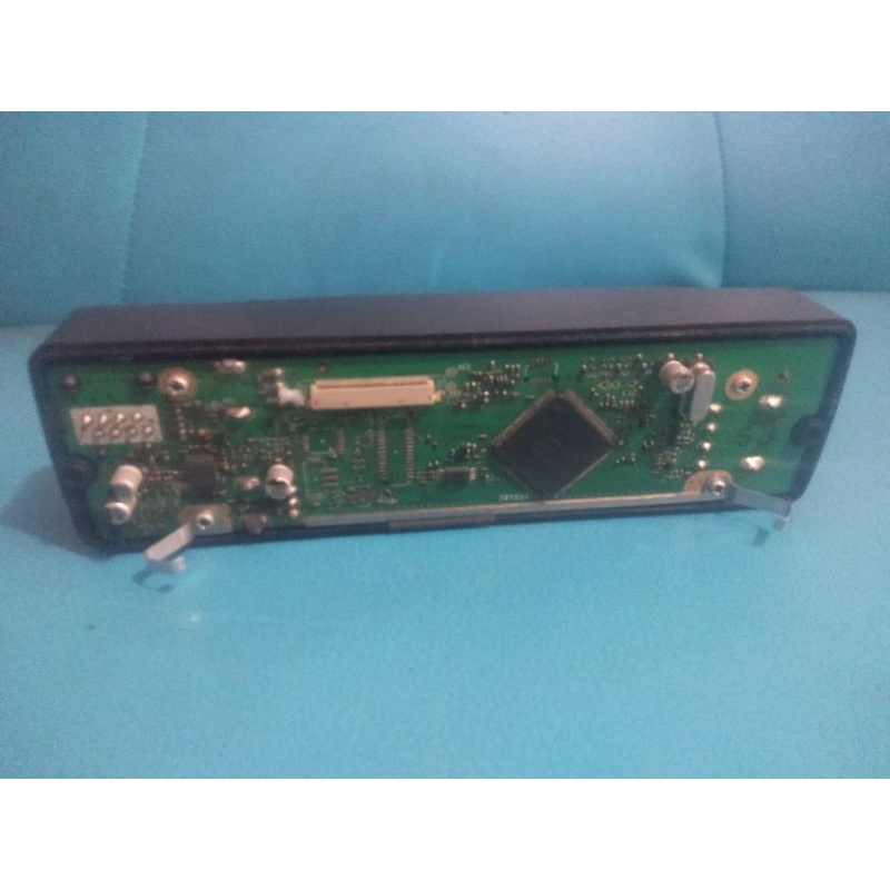Cpu icom2200H kondisi sangat bagus normal+casing dan knop serta bonus lcd patah.