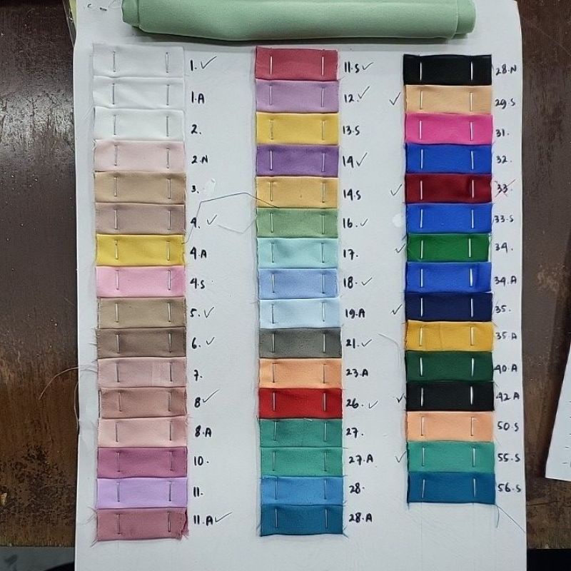 satin velvet. akurasi foto 90%. liat warna pd foto.lalu chat.katalog baru foto 1,7 dan 8