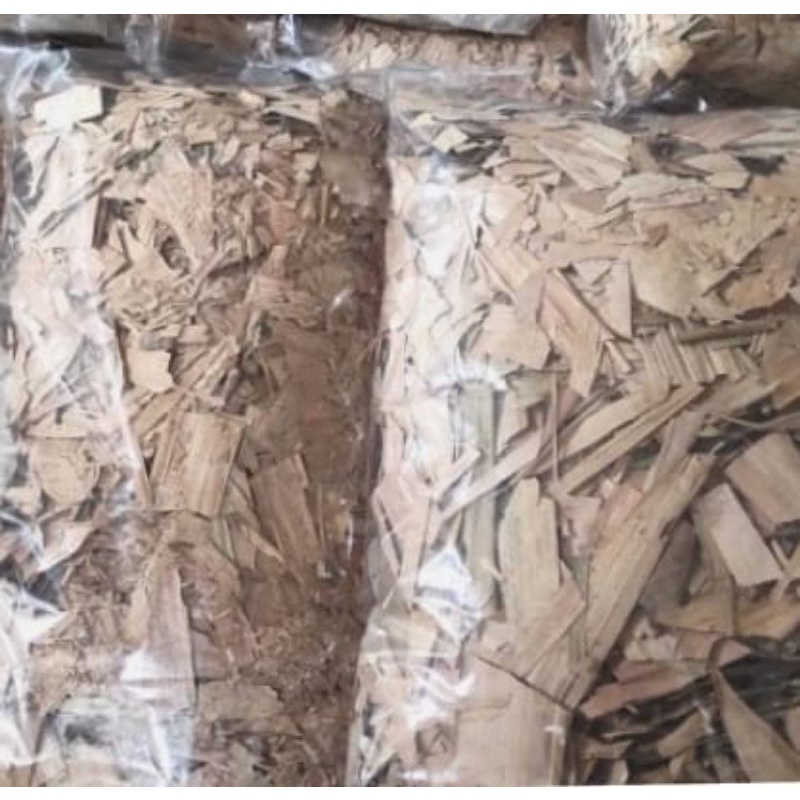 Daun bambu kering