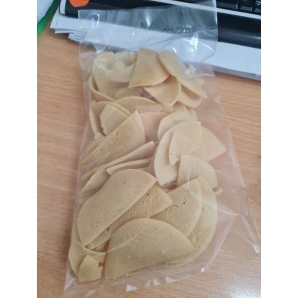 

Jajan Kemplang atau Getas. jajan tradisional khas Gresik