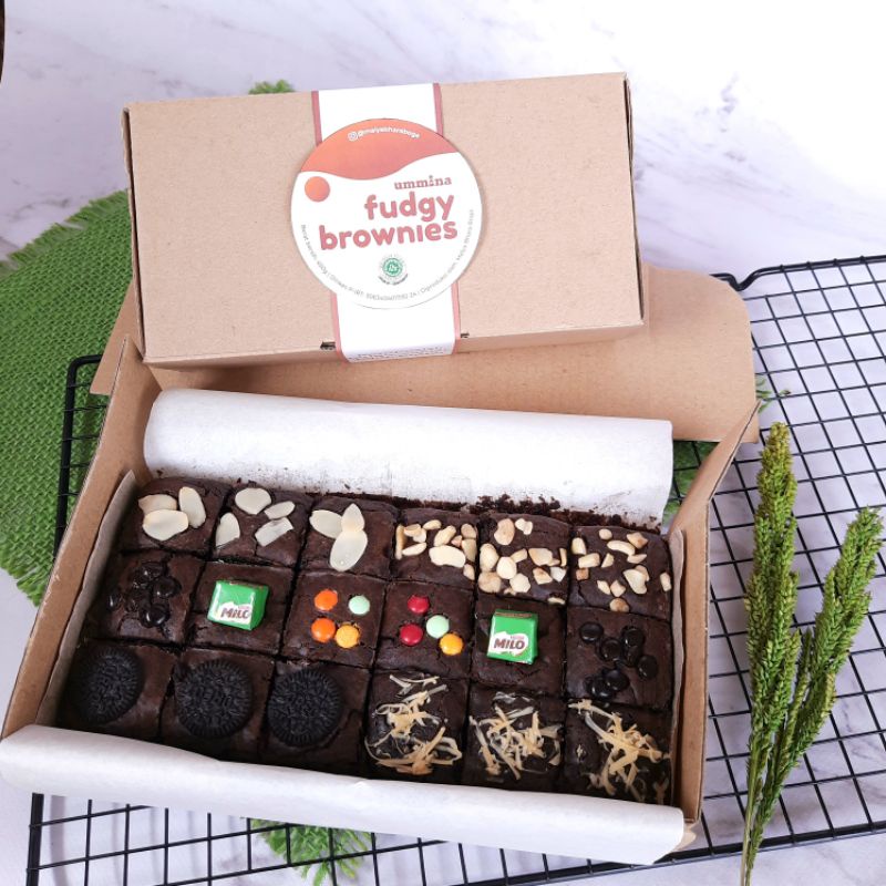 

[HALAL MUI] Ummina Fudgy Brownies sekat fudge brownis 20x10 coklat premium almond keju