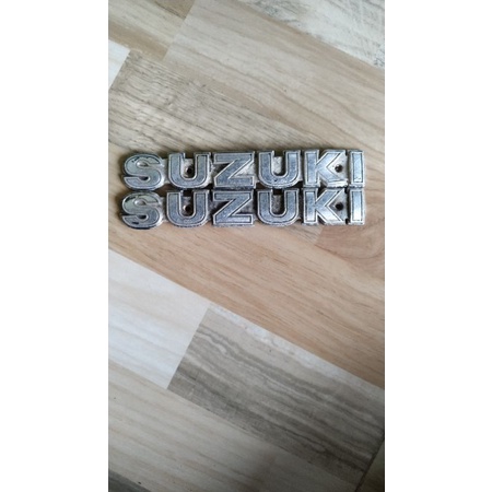EMBLEM TANGKI/EMBLEM A100 SUZUKI ORIGINAL