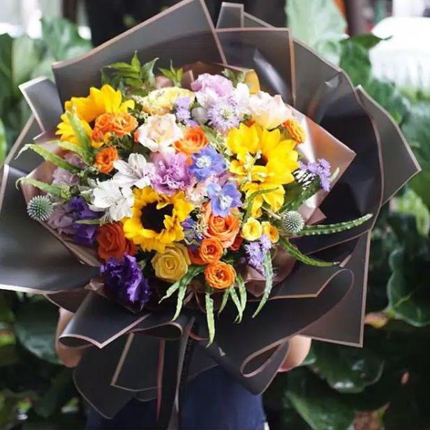 

KERTAS BUNGA CELLOPHANE LIS GOLD | PAPER WRAPPING LIST GOLD (1pack) - Beige