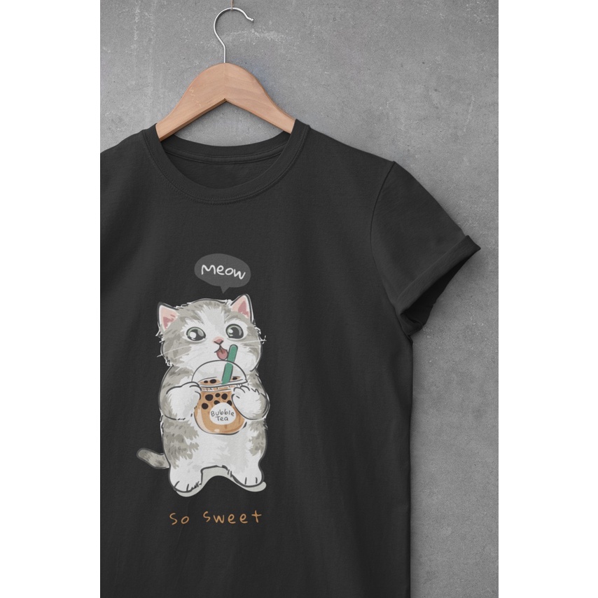 Pretty Savage - Kaos Oversize Kitten Hanging Boba