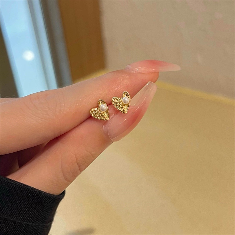 Anting S925 Silver Needle Bentuk Hati Mutiara Mini Warna Emas Bahan Alloy Untuk Wanita