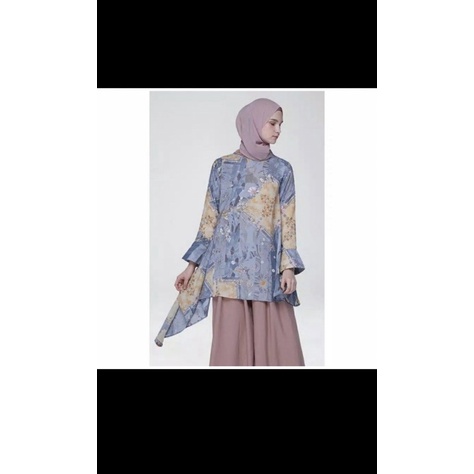 Preloved Ria Miranda Earth Top Baby blue