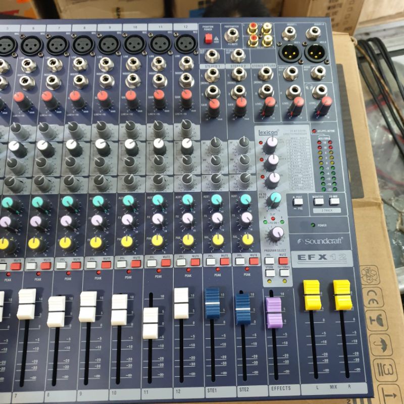 Mixer 12 chanel Soundcraft efx 12