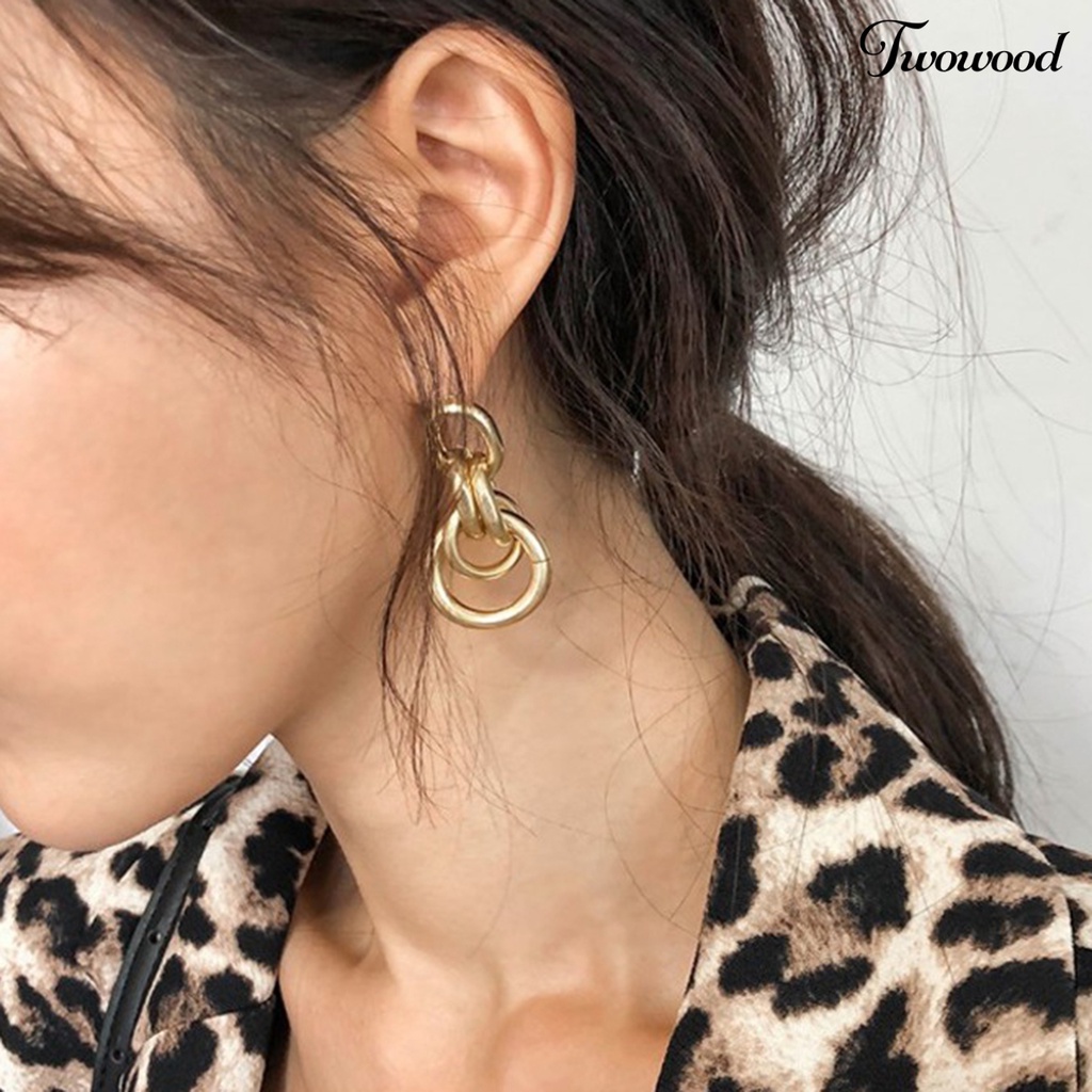 1 Pasang Anting Stud Bentuk Lingkaran Model Hollow Bahan Metal Gaya Vintage Untuk Pernikahan