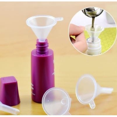 Corong Kecil Untuk Refill Minyak Wangi Essential / Corong Mini Plastik Transparan / Funnel Small For Refill Parfume Oil Botol Semprot isi Parfum Serbaguna [MF]