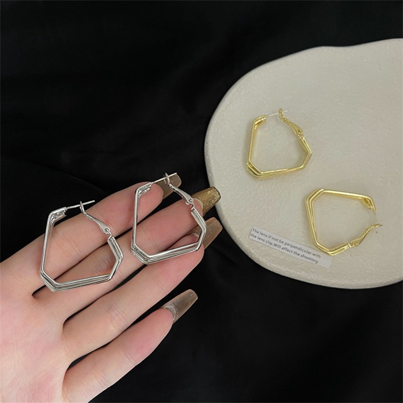 Fancyqube 1 Pasang Anting Hoop Geometris Segitiga Warna Silver Gaya Punk Korea Untuk Wanita