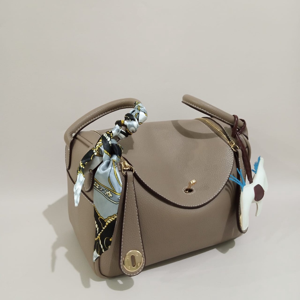 HITOSE - PREMIUM UPGRADE 5 WARNA FREE Twilly Linsy size 26 Shoulder Bag Import - Tas Premium - Tas Fashion - Tas Import size 26 - Tas Naomi - Tas Khaki colour