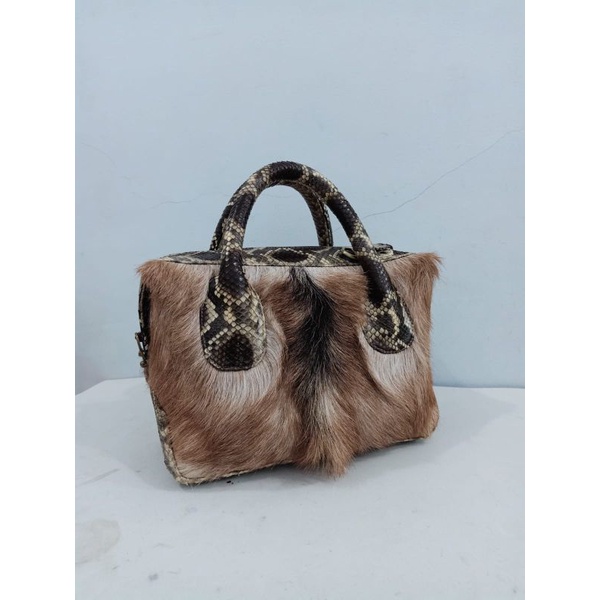 Tas kulit asli bulu kambing