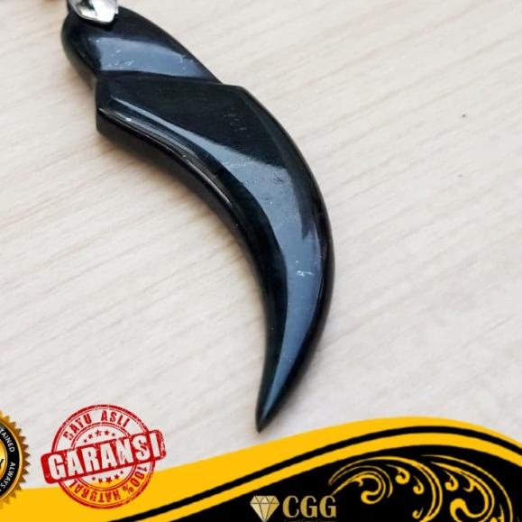 Liontin Batu Giok Hitam Model Kuku Macan Natural Black Jade Bodyglass