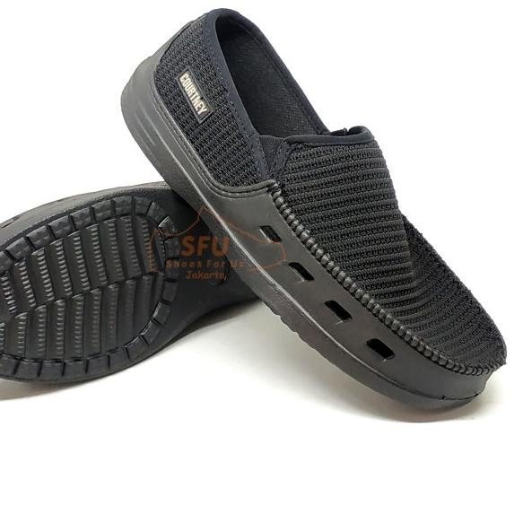 SFU JKT SEPATU CASUAL PRIA SLIP ON COURTNEY MIRACLE by ARDILES - Hitam, 39
