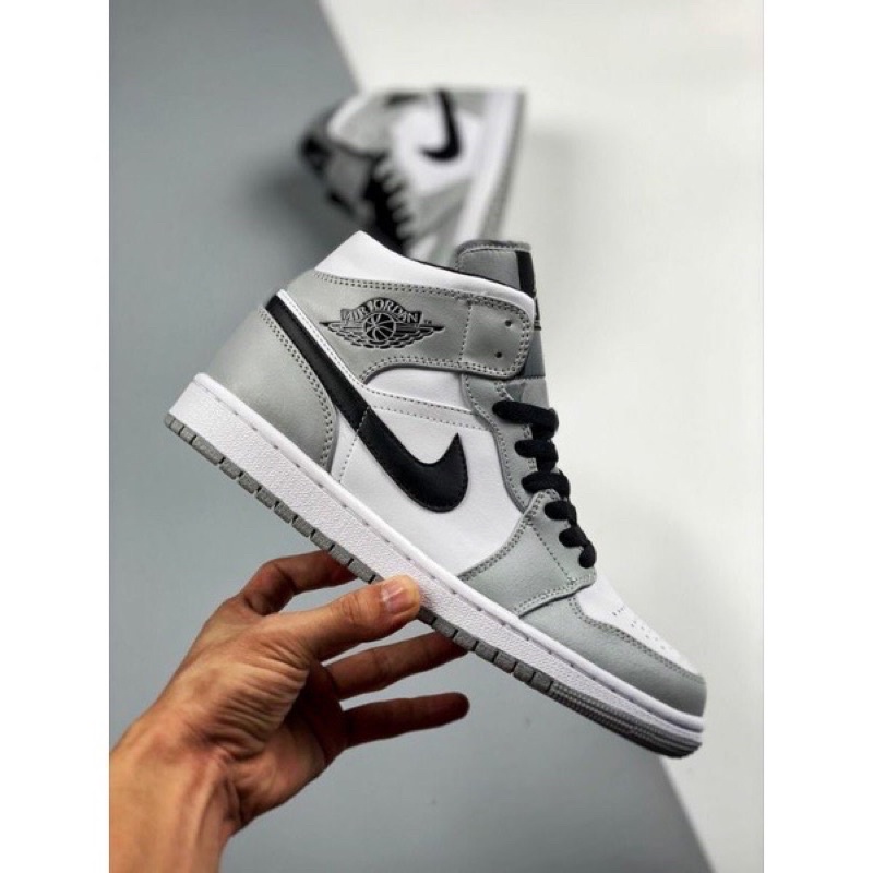 Nike Air Jordan 1 Mid smoke Grey Size 43