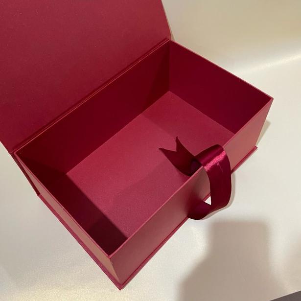 

giftbox/kotak hadiah/ kotak kado/ hardbox/packaging