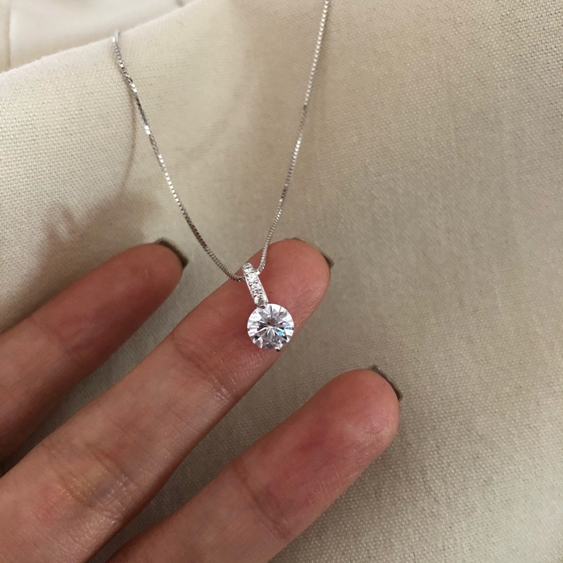 Roselife Kalung Choker Rantai Silver Minimalis Liontin Geometri Bulat Hias Kristal Zircon Untuk Wanita