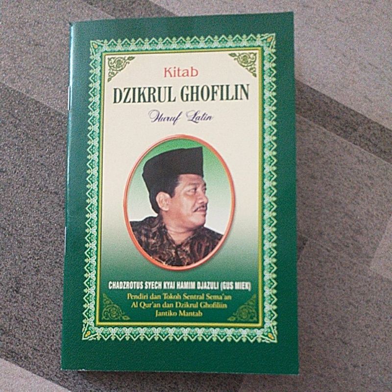 

Kitab DZIKRIL GHOFILIN Arab Dan Latin | Ukuran Sedang/Tanggung