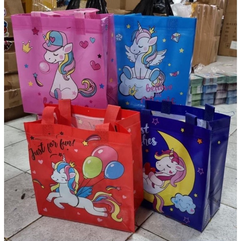 

Tas Ulang Tahun Anak Unicorn Tenteng Lusinan