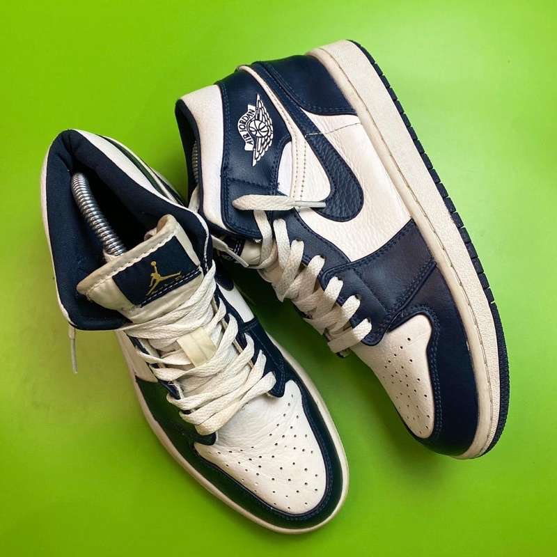 Aj 1 Mid White Metalic Gold Obsidian Second