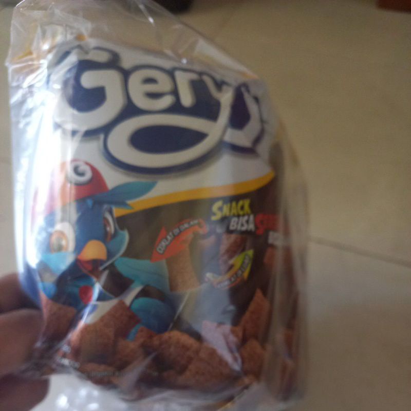 

Gery bantal snack 1pak isi 5