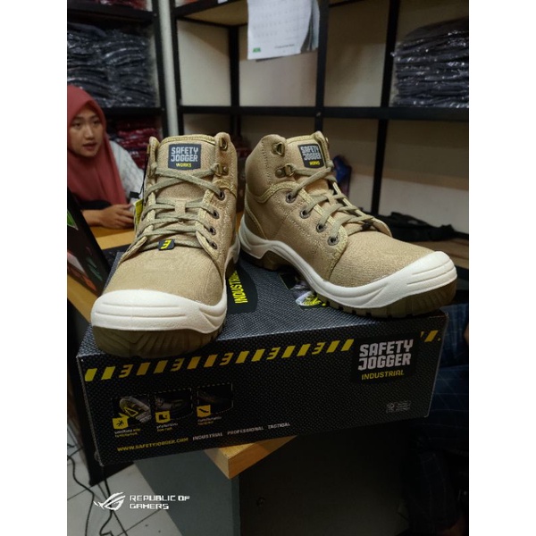 Sepatu Safety Jogger Dessert S1P Cream Original