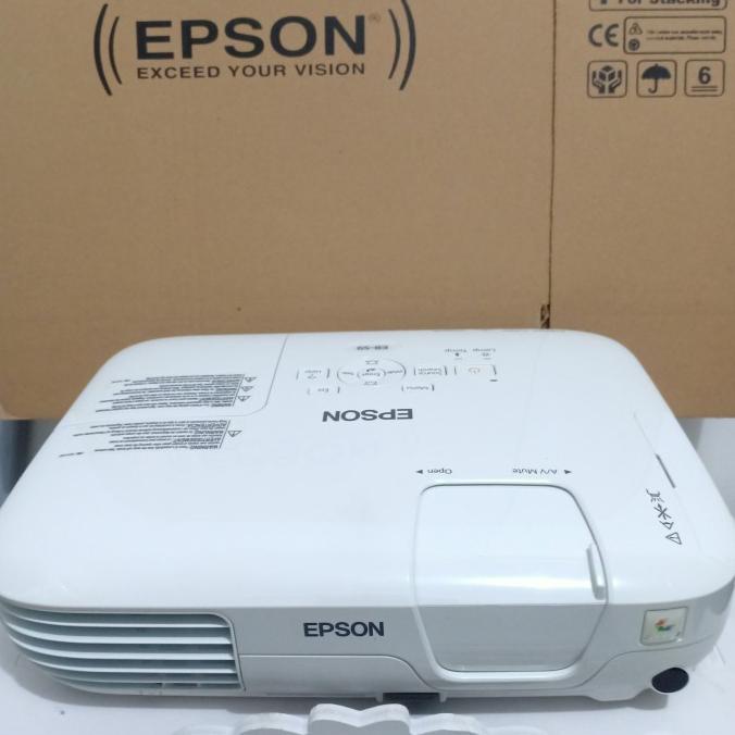 Proyektor Epson Eb-S9.
