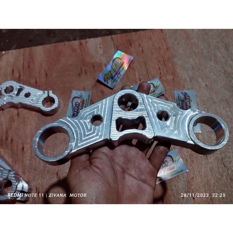 SEGITIGA CNC T6 T ATAS SHOCK DEPAN NINJA RR ORI / TEBAL 18MILI ( KHUSUS NINJA