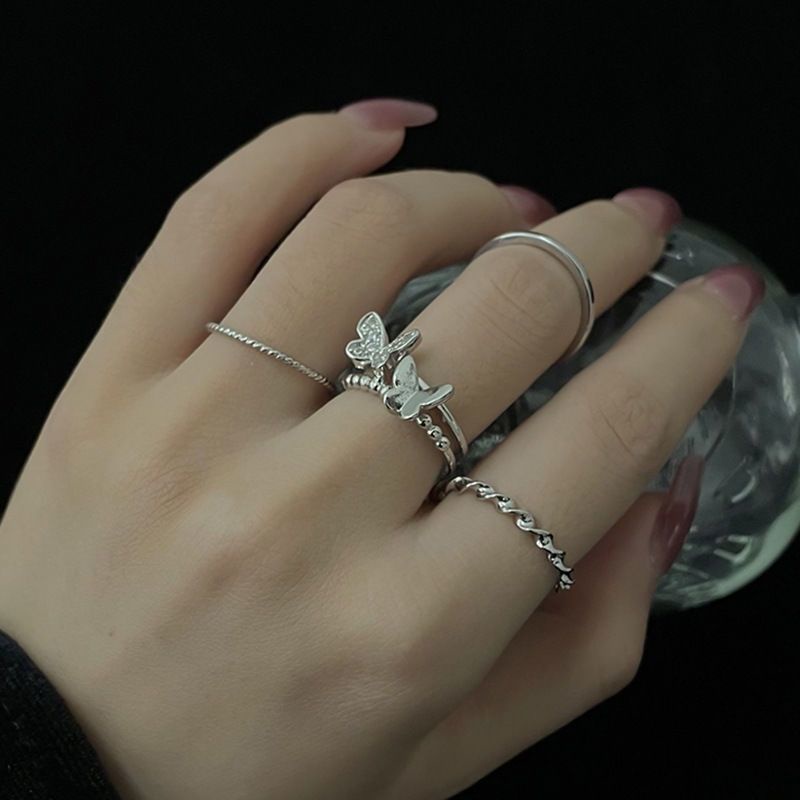 Set Cincin Knuckle Tipis Bentuk Kupu-Kupu Geometris Bulat Aksen Kristal Gaya Korea Punk Untuk Wanita