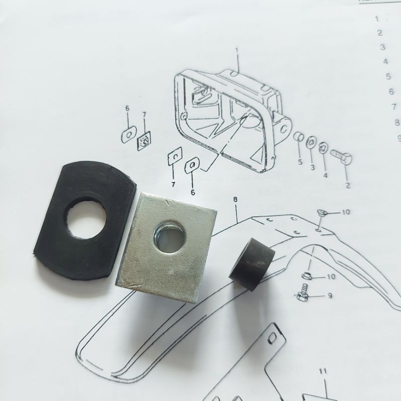 Mur Bosh & Karet Batok Lampu Depan Suzuki TS 125 A 100 Sprinter