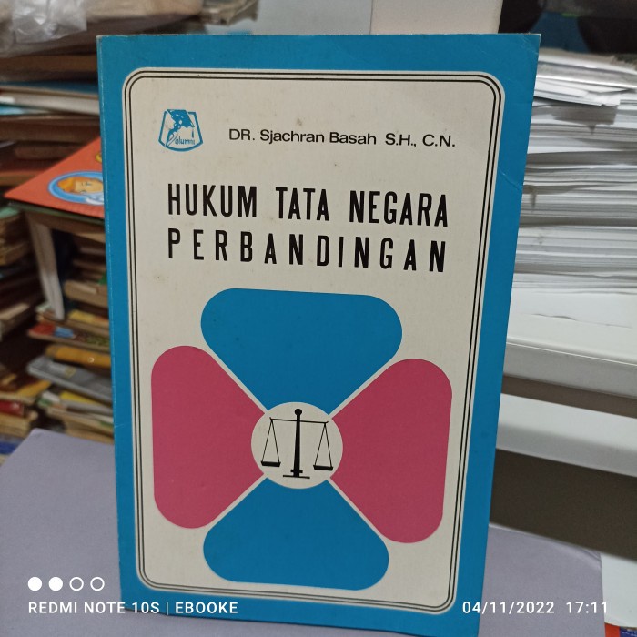 hukum tata negara perbandingan sjachran basah 238 halaman 1986