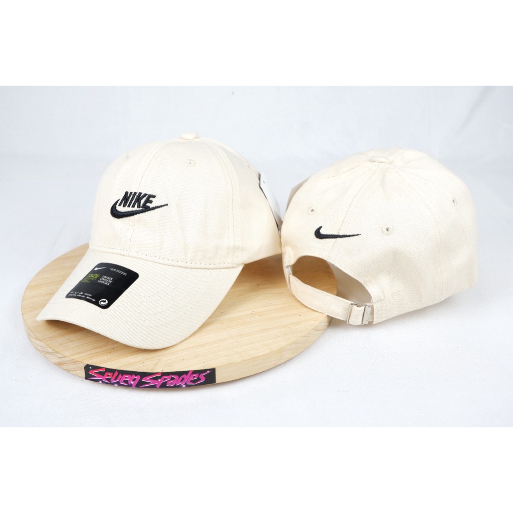 TOPI NIKE FONT