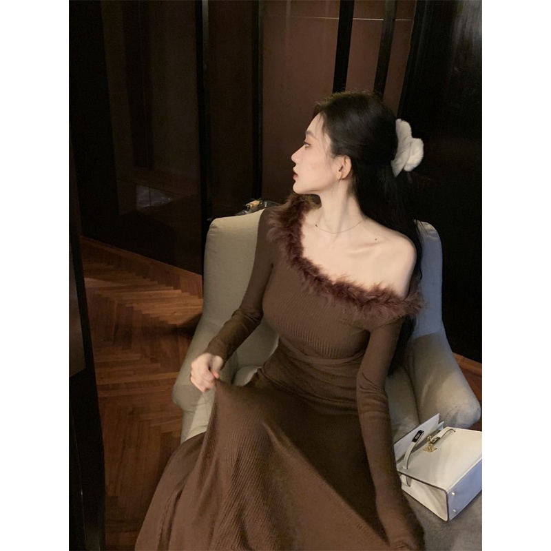 Suhao Pure Desire Style Slim One-Shoulder Dress 2022 Musim Gugur dan Musim Dingin Temperamen Tanpa Tali Lengan Panjang Panjang Celah Bulu Rok Panjang