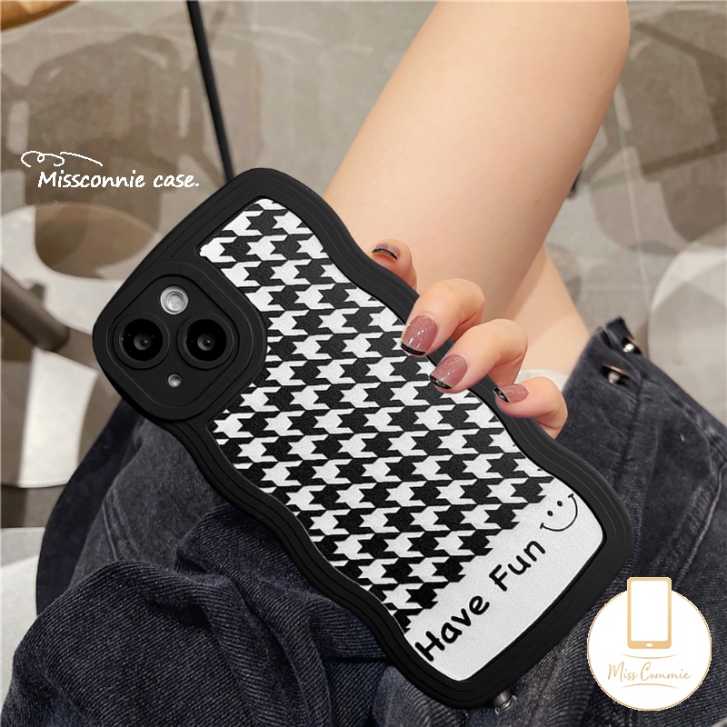 Case Untuk Samsung A14 A04E A04 A23 A04s A12 A50s A50 A13 A32 A53 A22 A52 A03s A52s A33 A02s A21s A30s A20 A51 A03 M22 M12 A31 A11 M32 Ins Fashion Houndstooth Memiliki Casing Tepi Bergelombang Yang Menyenangkan