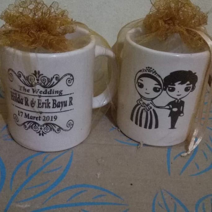souvenir pernikahan gelas mug keramik sablon plus kemas tile