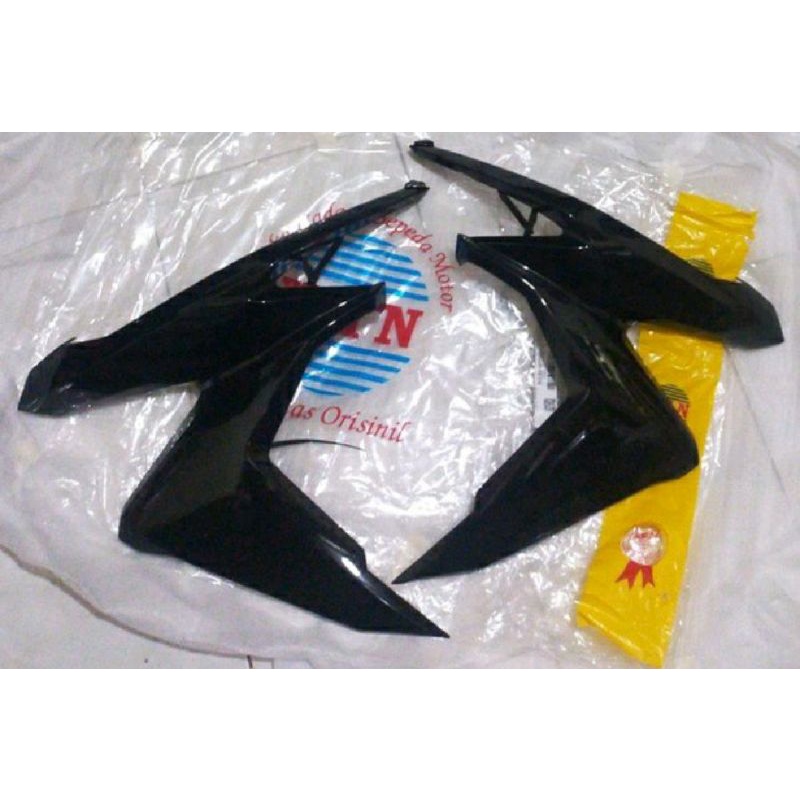 tebeng sayap depan vario 125/150 new tahun 2018-2021