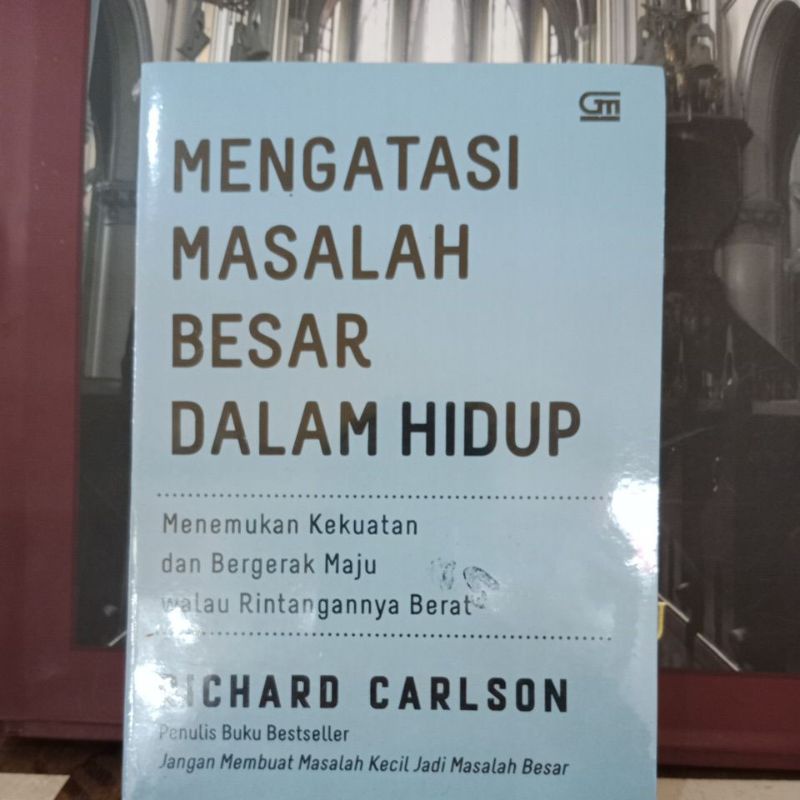 BUKU MENGATASI MASALAH BESAR DALAM HIDUP