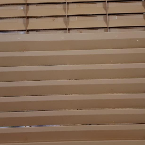 jalusi/lubang angin pintu pvc - Putih