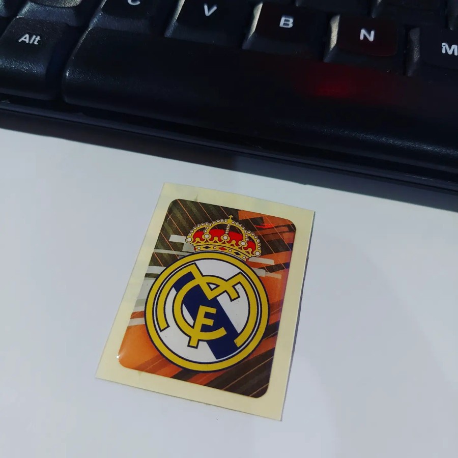 

Sticker Timbul Resin Real Madrid FC Bola Logo Stiker Lentur 3D Kecil